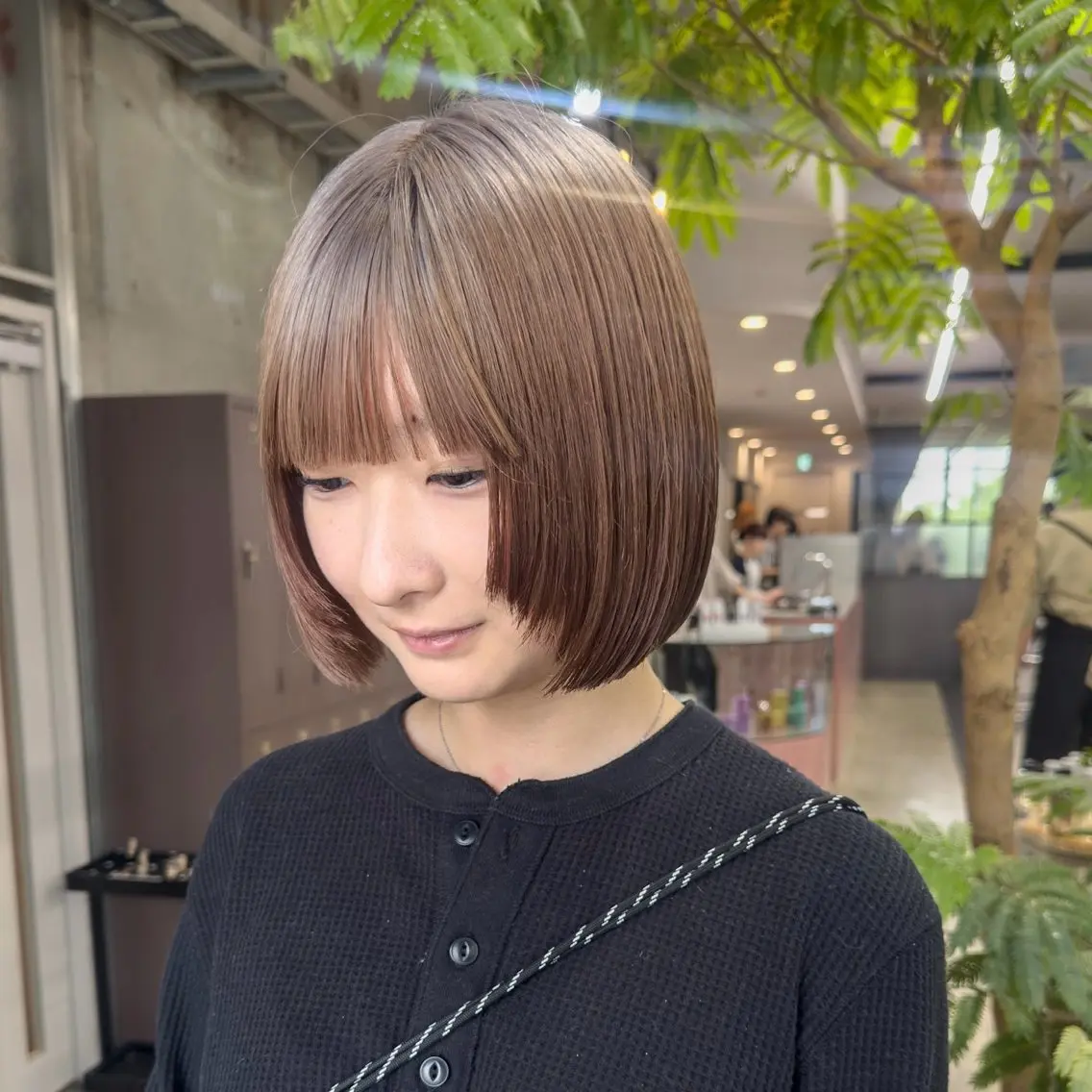 ミディアム カラー ブリーチ ケアブリーチ デザインカラー カット ヘアカラー トリートメント 岡本康平/ボブ/ブリ ーチ/酸性ストレートのヘアスタイル