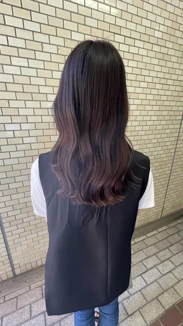 セミロング オバタ リコのヘアスタイル