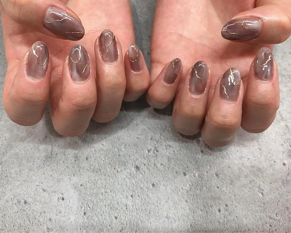 ネイル ブラウン ミラーネイル パープル ハンドネイル saki_ nail heronのネイルデザイン