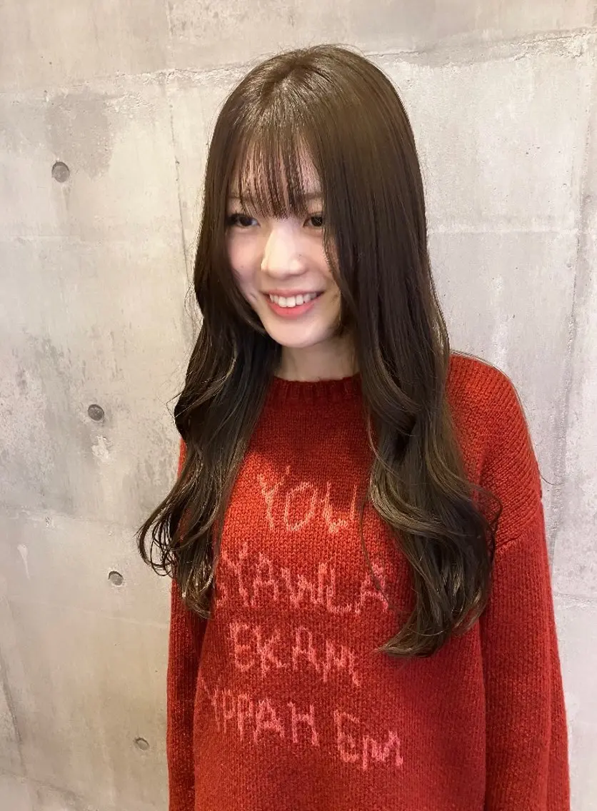 ロング カラー ベージュカラー レイヤーカット mai /attraのヘアスタイル