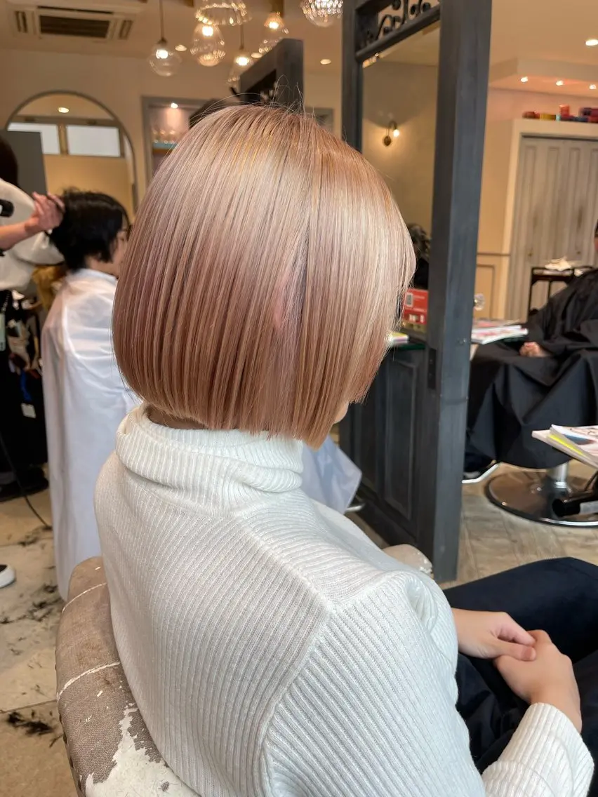 ミディアム カラー ベージュカラー ブリーチ ケアブリーチ イルミナカラー ホワイトベージュ ショート/ボブ アンドウ☺︎のヘアスタイル