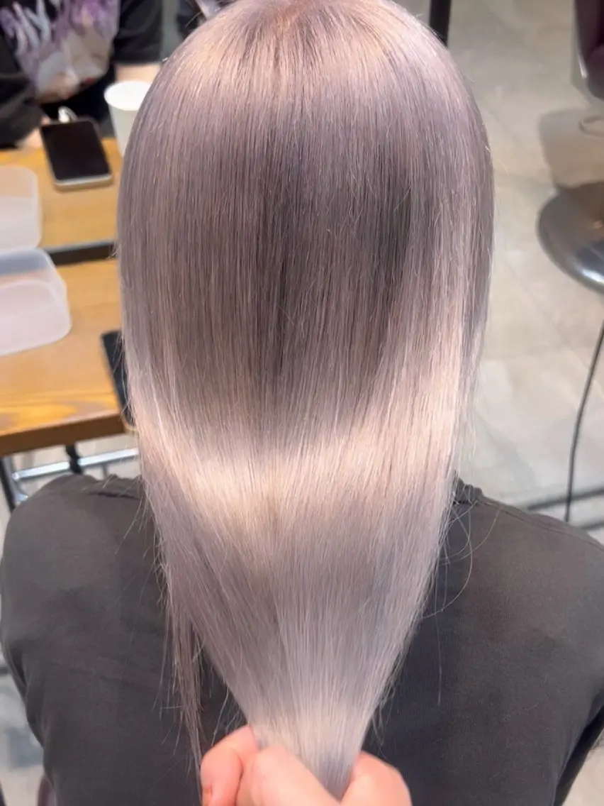 ロング カラー 🎀ハイトーン・艶 カラー HANA🎀のヘアスタイル