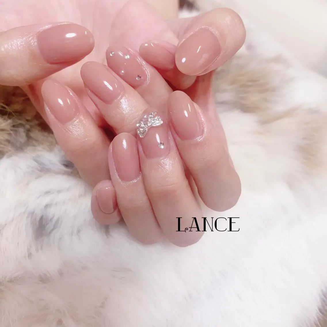 ミディアム ネイル オーロラネイル マグネットネイル ワンホンネイル 冬ネイル ハンドネイル Lance nailのネイルデザイン