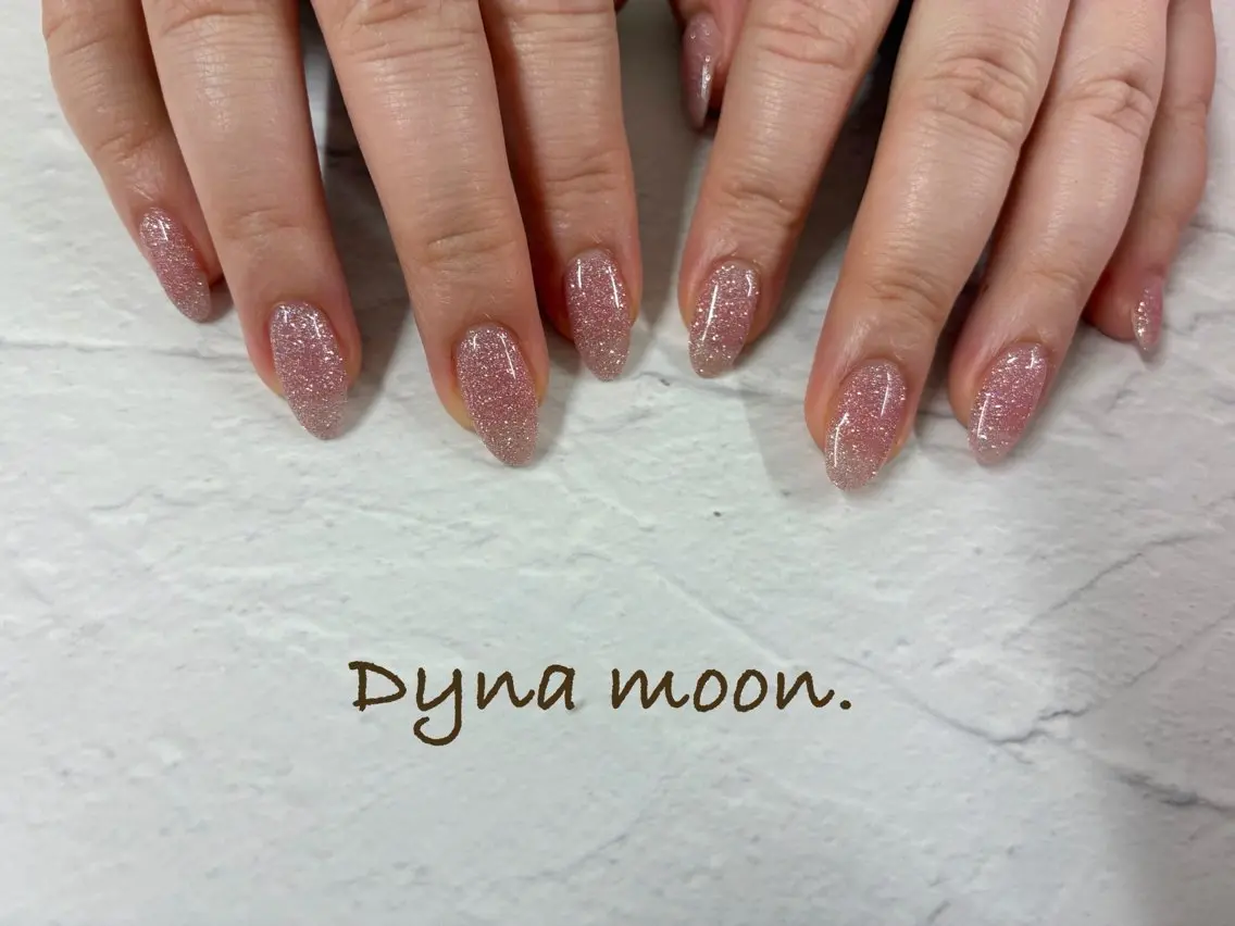 ネイル Dyna moon.のネイルデザイン