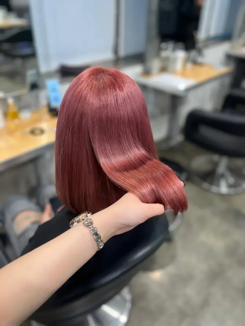 ショート みいな🍒 暖色カラー/レイヤーのヘアスタイル