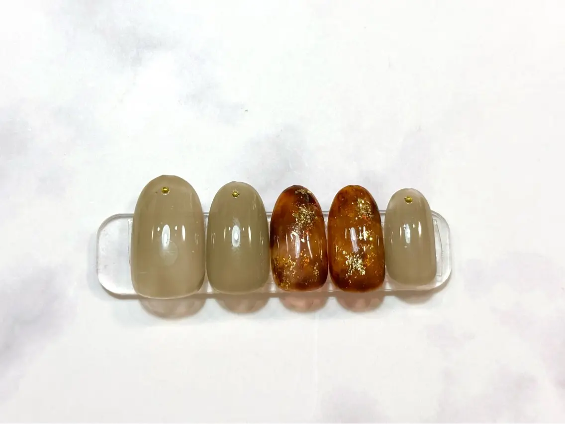 ネイル べっ甲ネイル ハンドネイル 💎TIARA moeのネイルデザイン