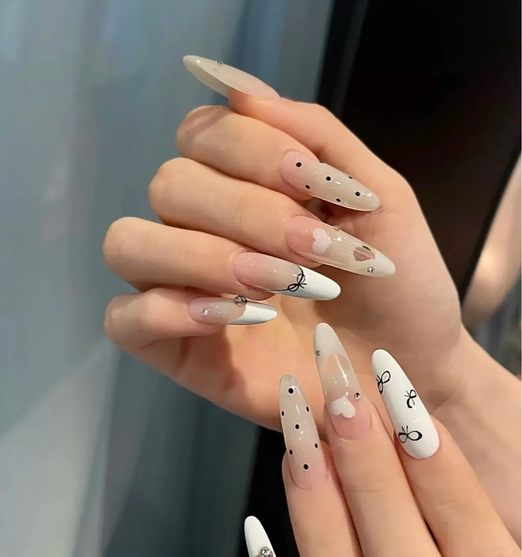 ネイル アートネイル ドット フレンチネイル ハート 持ち込み ハンドネイル BabyYouMi nailのネイルデザイン
