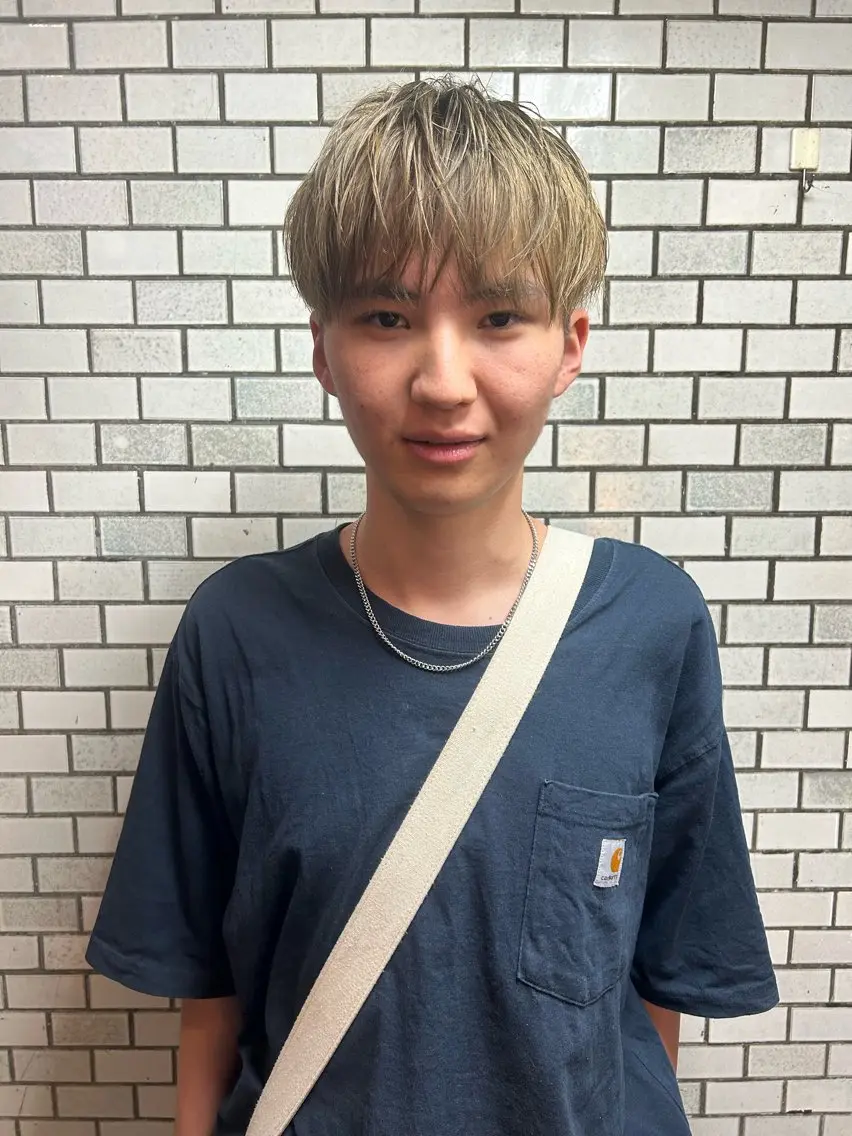 ショート カラー メンズ メンズブリーチ メンズハイライト メンズハイトーン メンズインナーカラー マッシュ カット ヘアカラー 💈メンズ短髪特化 ✂︎伊藤大輝💈のヘアスタイル