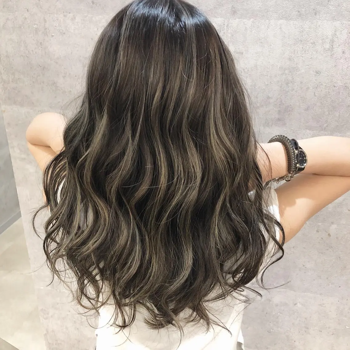 ロング カラー ハイライトカラー ハイライト ✨MiL✨ ✨心斎橋✨のヘアスタイル