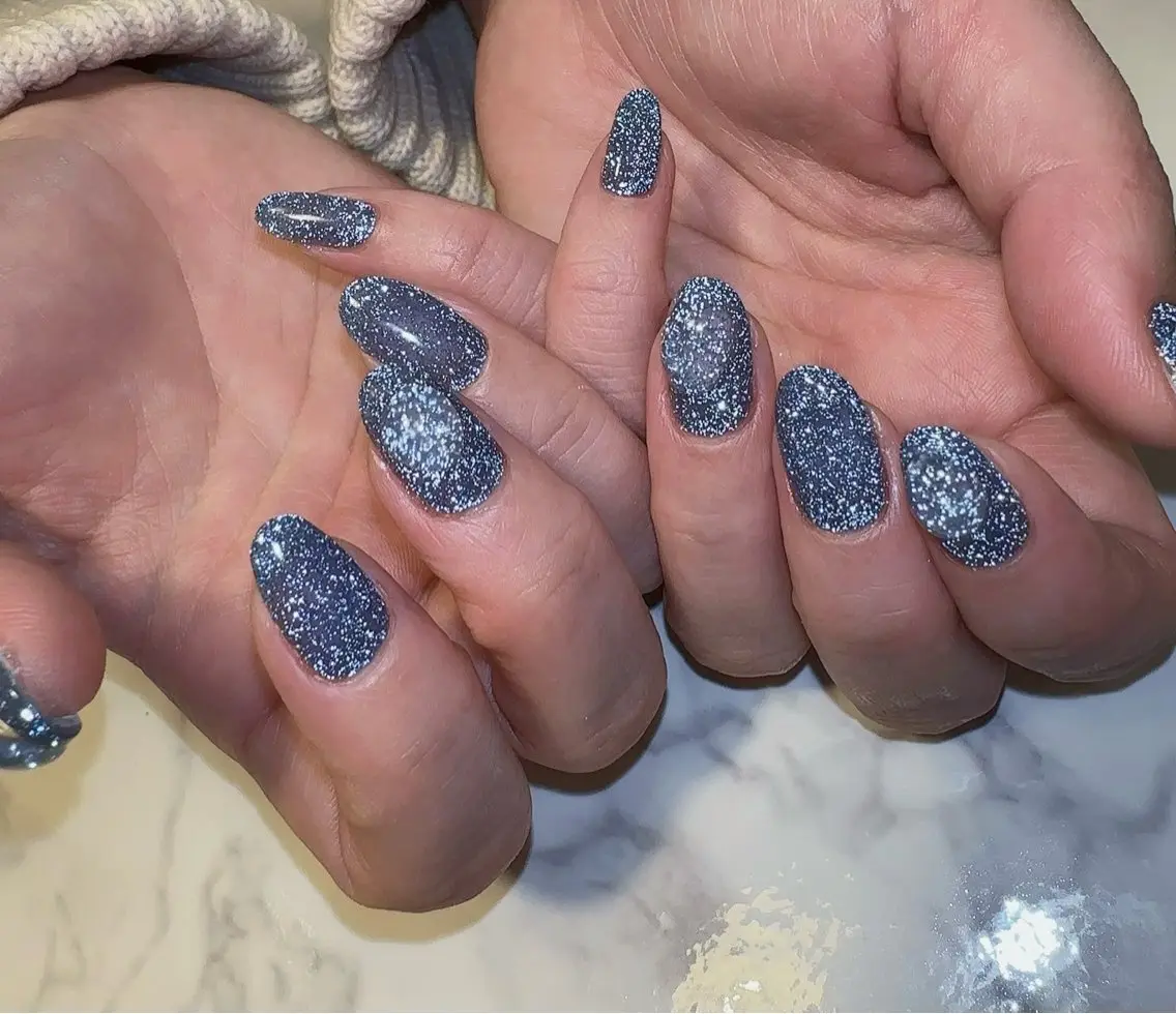 ネイル ブルー フラッシュネイル atelier chic+のネイルデザイン