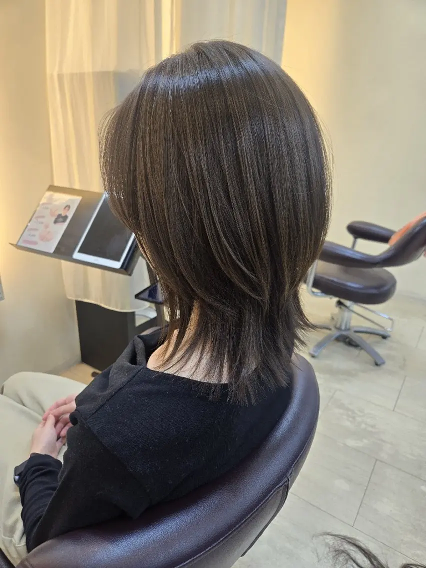 ミディアム レイヤーカット 稲島 弘子のヘアスタイル