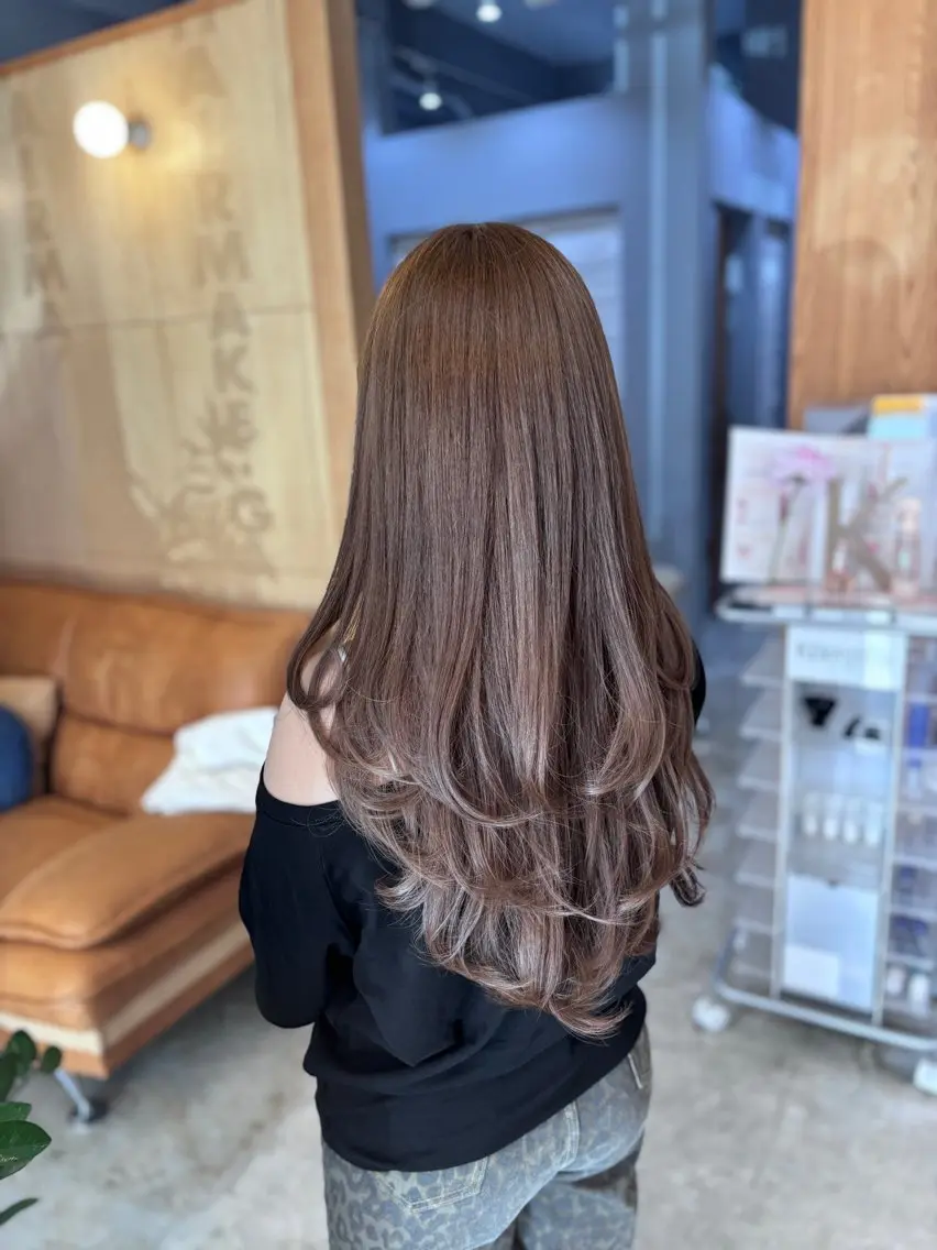 ロング レイヤーカット カット ヘアカラー miloc naha ナナカのヘアスタイル