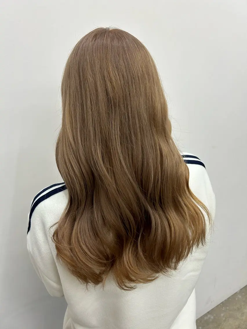 セミロング カラー ベージュカラー カット ヘアカラー 田中 梨緒のヘアスタイル