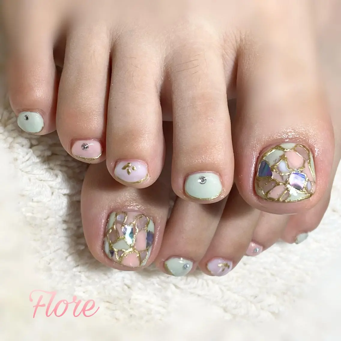 ネイル フットネイル Flore (フロール)の眉毛・アイブロウイメージ