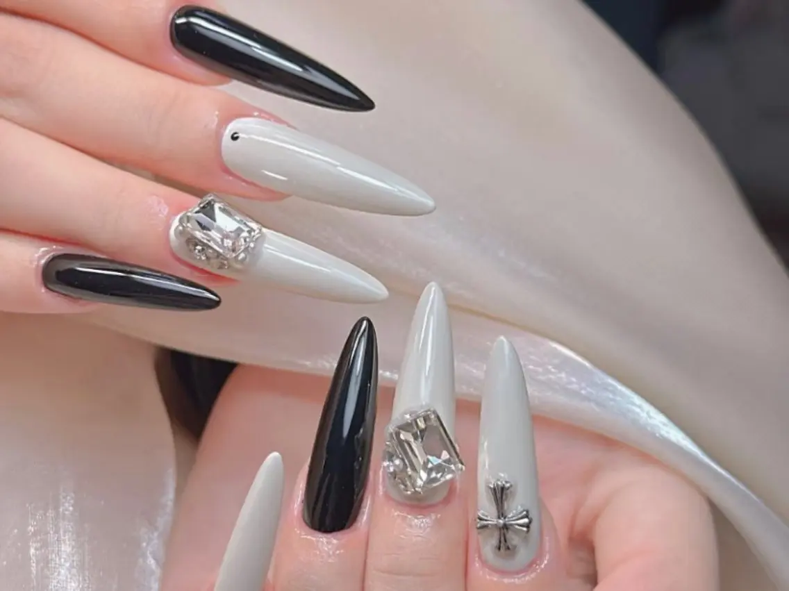 ネイル オーロラネイル チークネイル 長さ出し フットネイル フレンチネイル AND Nail 長さだし専門新宿店のネイルデザイン