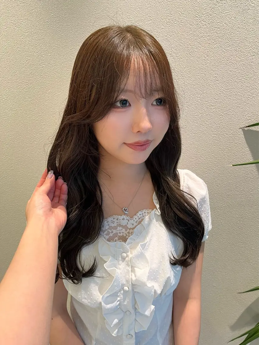 ロング カラー ブラウンカラー チョコレートブラウン 韓国風ヘア カット ヘアカラー トリートメント BELLE by revo 山口 か乃のヘアスタイル