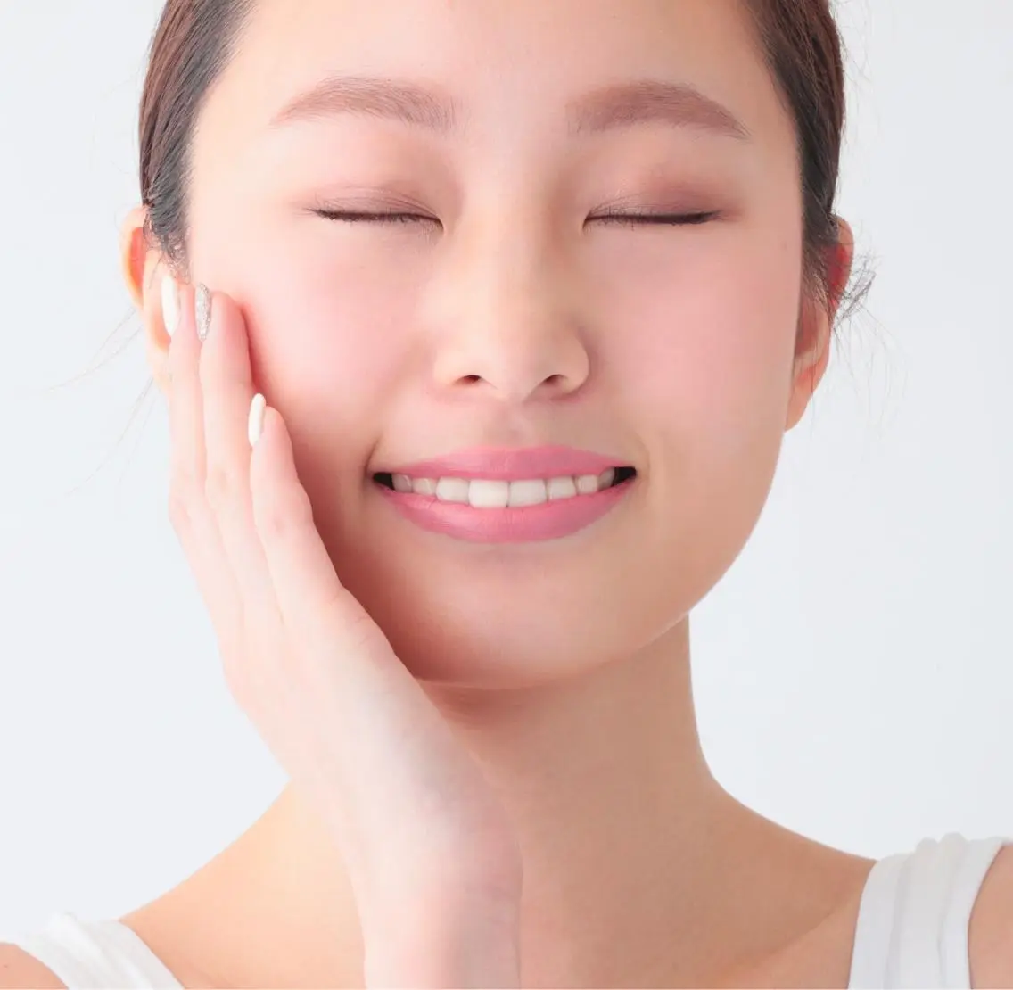 Facial【人気No.1✨うる艶小顔＆お首ケア】★セルフ12000ショット★リフトUP &法令線ケア&お首までケア❣️の写真