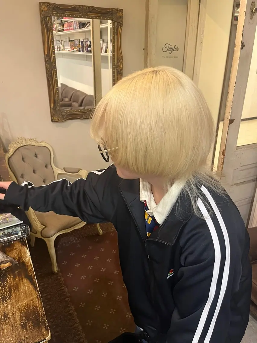 ショート カラー ヘアアレンジ ヘアカラー 高島 凜のヘアスタイル
