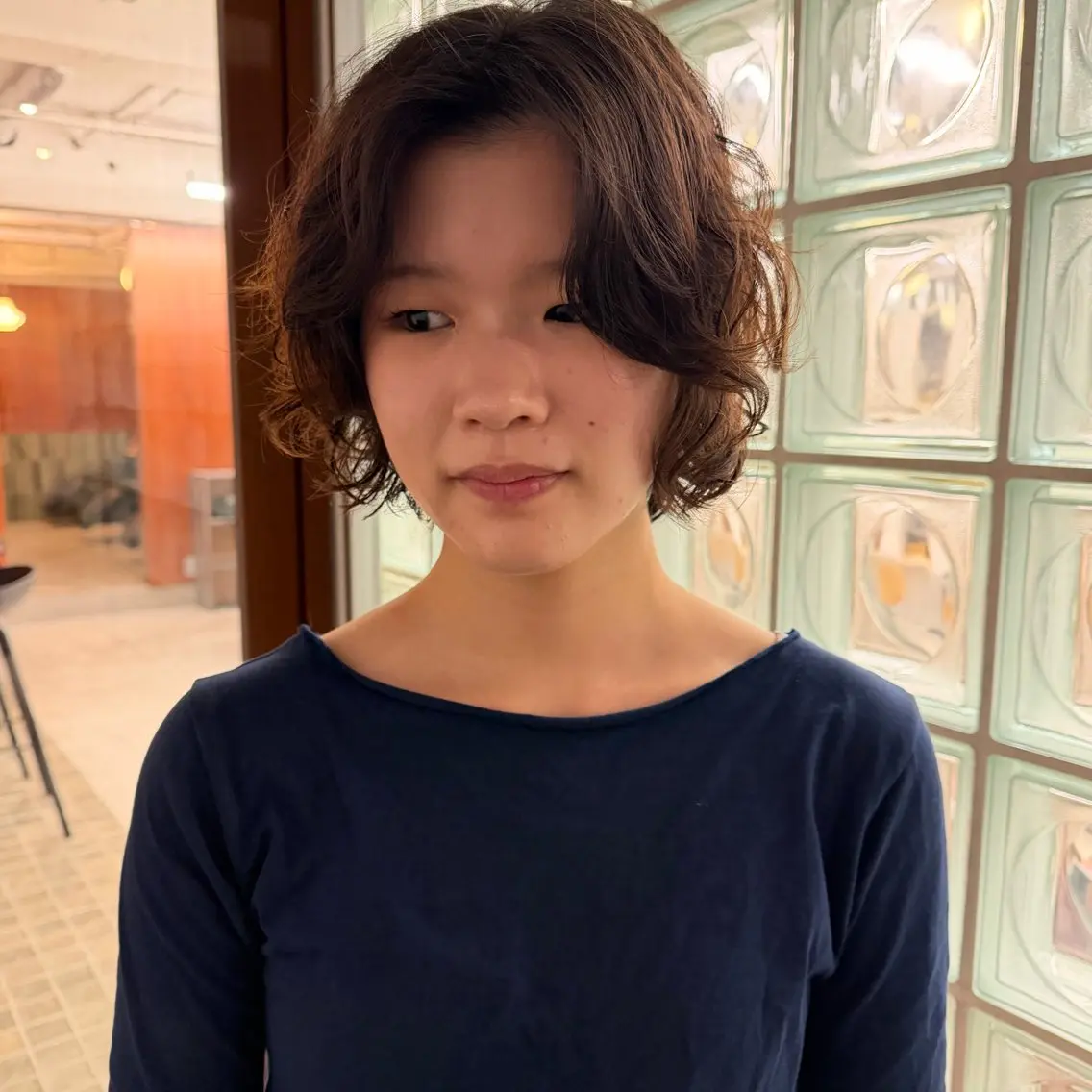 ミディアム パーマ ミディアムパーマ カット パーマ トリートメント koizumi kotoneのヘアスタイル