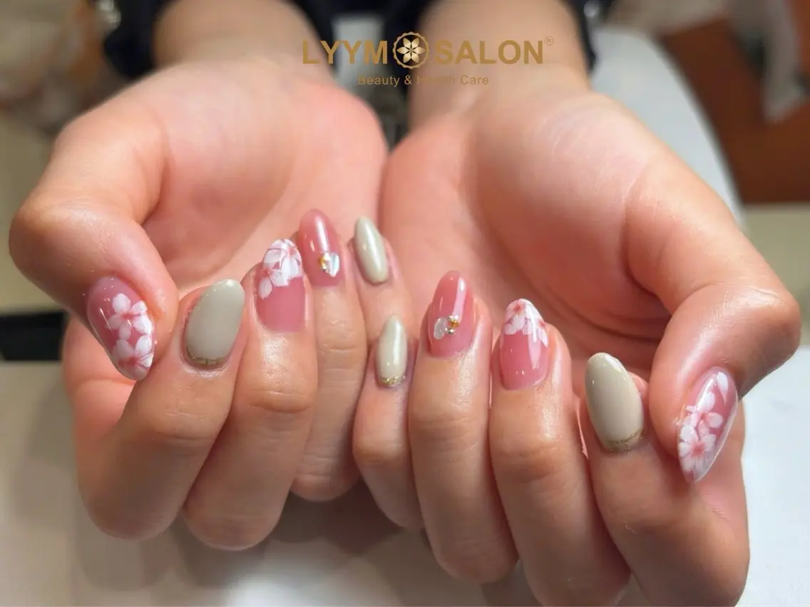 ネイル フラワーネイル 韓国ネイル オフィスネイル ピンク ハンドネイル LYYM Salonのネイルデザイン
