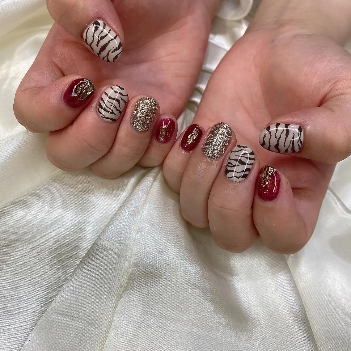 ネイル ハンドネイル 西岡 杏のネイルデザイン