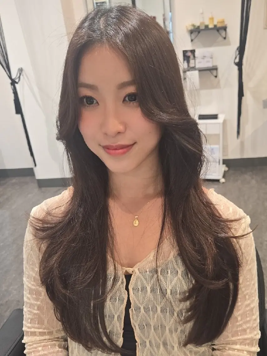 ロング 韓国風ヘア レイヤーカット カット LEE HANAのヘアスタイル
