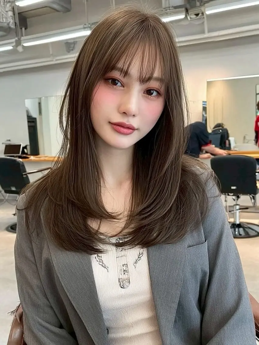 【嫌な前髪の癖】カット+前髪縮毛矯正の写真