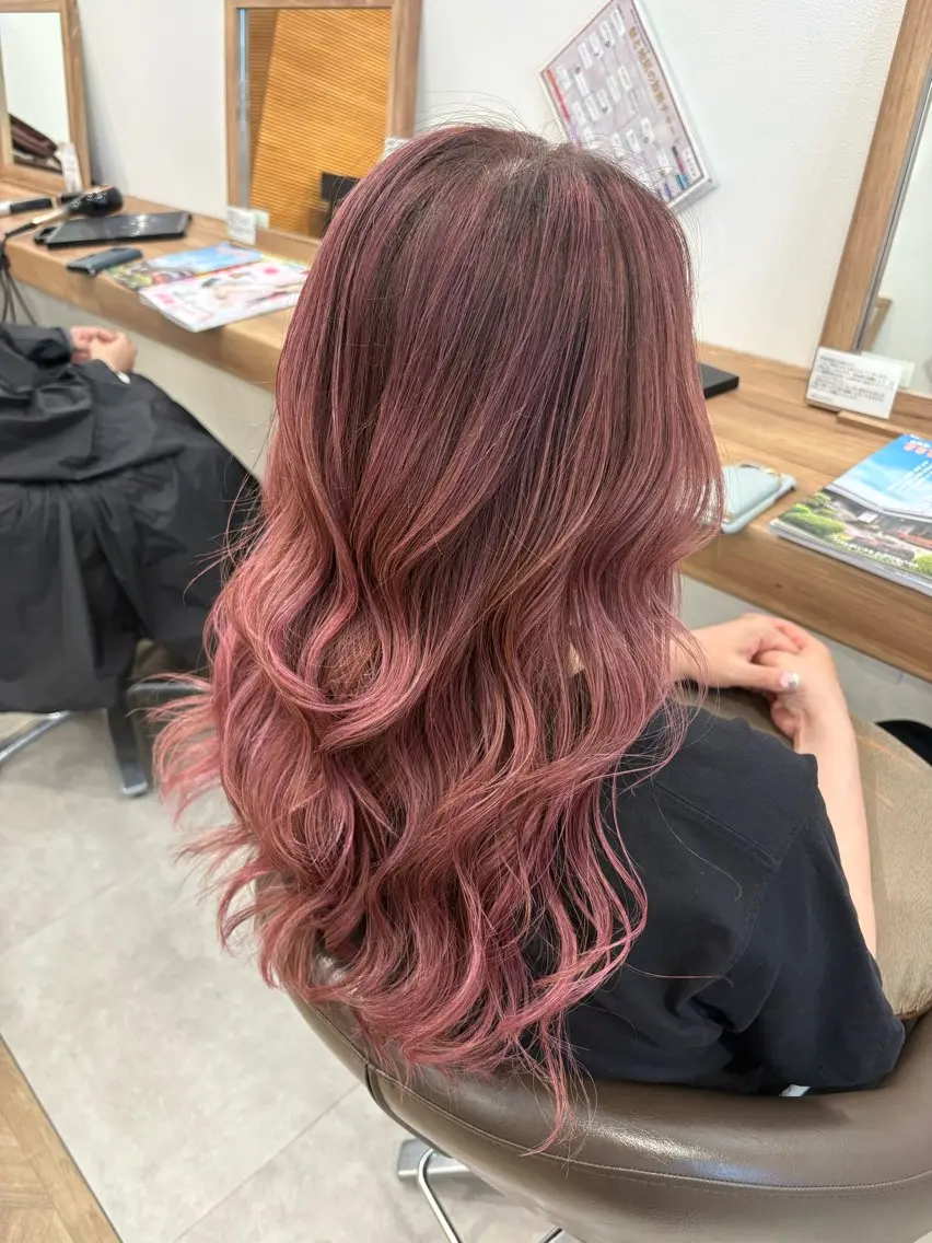 ロング カラー ハイライトカラー ピンクカラー バイオレットカラー ハイライト ヘアカラー 渡邊 玲来のヘアスタイル