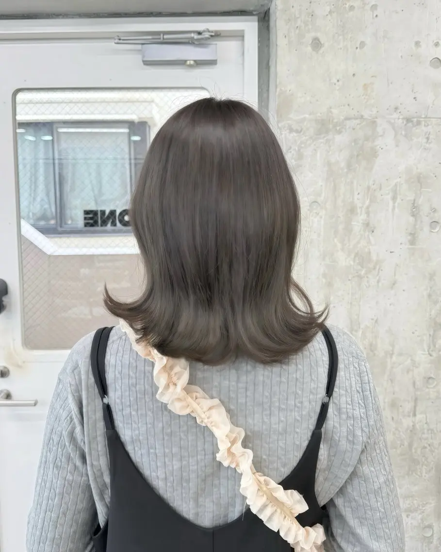 ミディアム カラー 透明感カラー グレージュ カット ヘアカラー トリートメント 高橋大樹/グレー ジュ/ブリーチなしのヘアスタイル