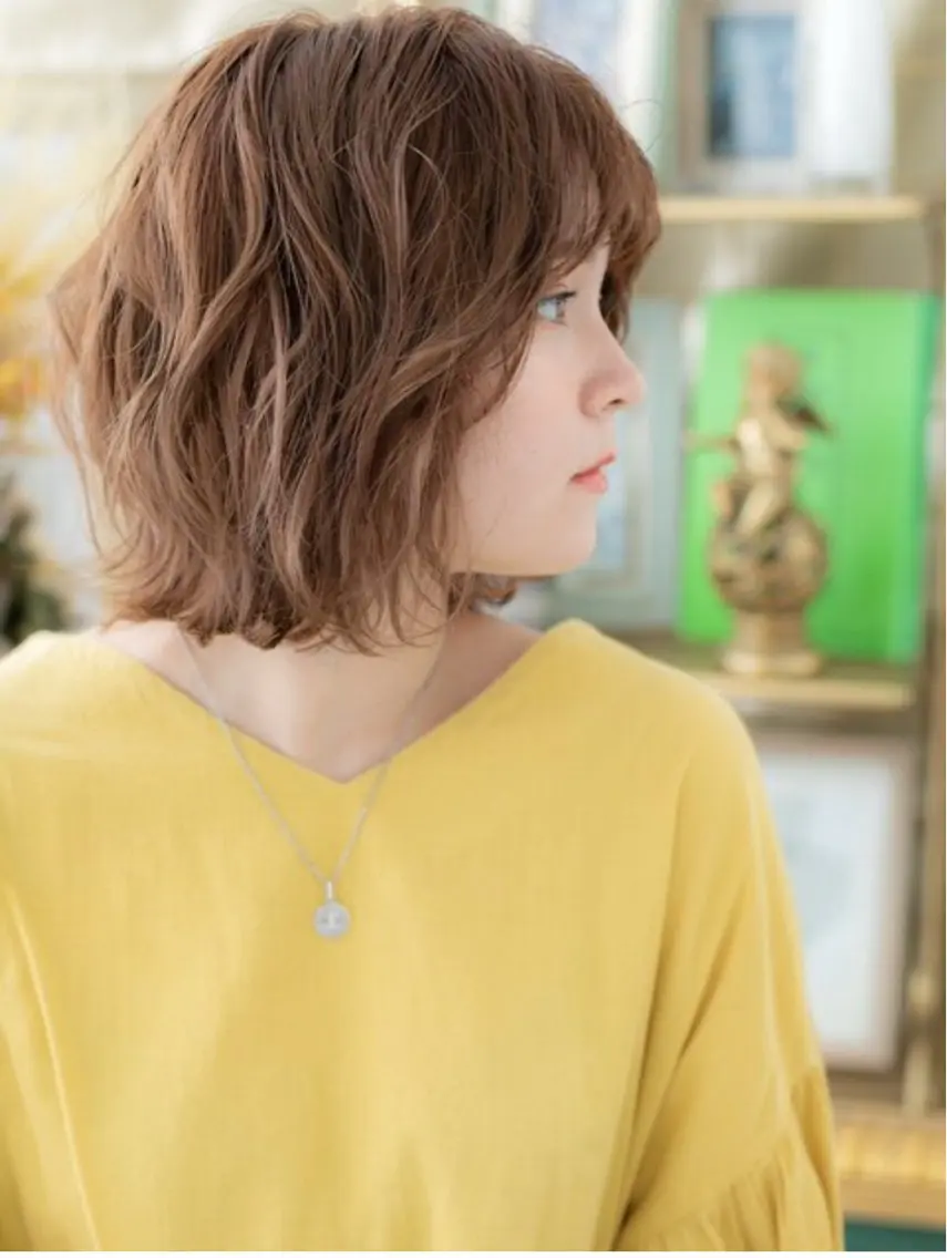 ミディアム カラー パーマ ヘアアレンジ 切りっぱなしボブ ミディアムパーマ アッシュ ミルクティーアッシュ ボブ 💧艶髪ストレート ✨ロング／府川直樹のヘアスタイル