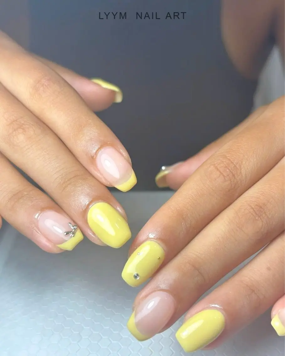 ネイル クリアネイル フレンチネイル 韓国ネイル 夏ネイル 黄色 ハンドネイル LYYM Salonのネイルデザイン