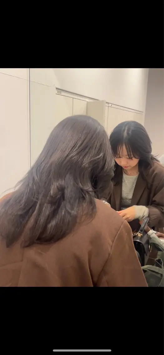 セミロング カラー 顔周りカット 小顔カット 山本 夏樹のヘアスタイル