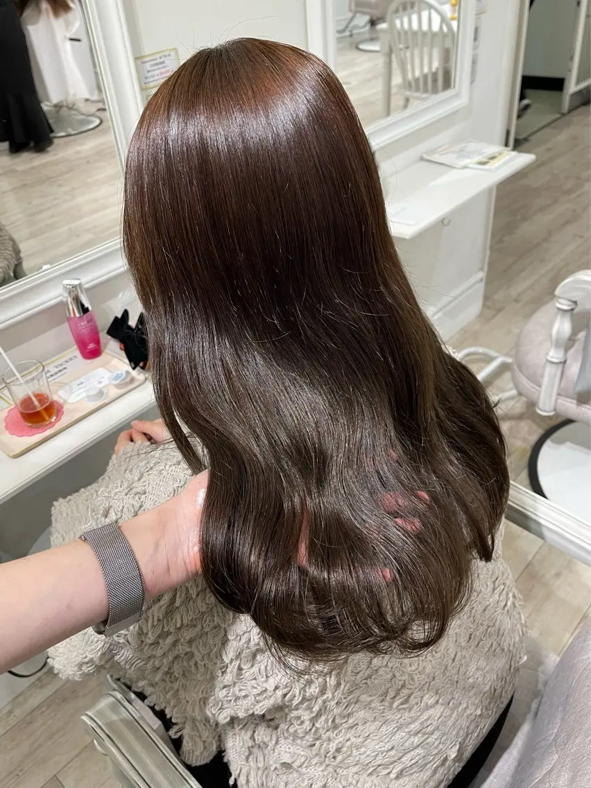 ロング カラー ブリーチ ブラウンカラー チョコレートブラウン ブリーチなしカラー 盛れる顔まわり✨🎀 レイヤー別所好葉のヘアスタイル