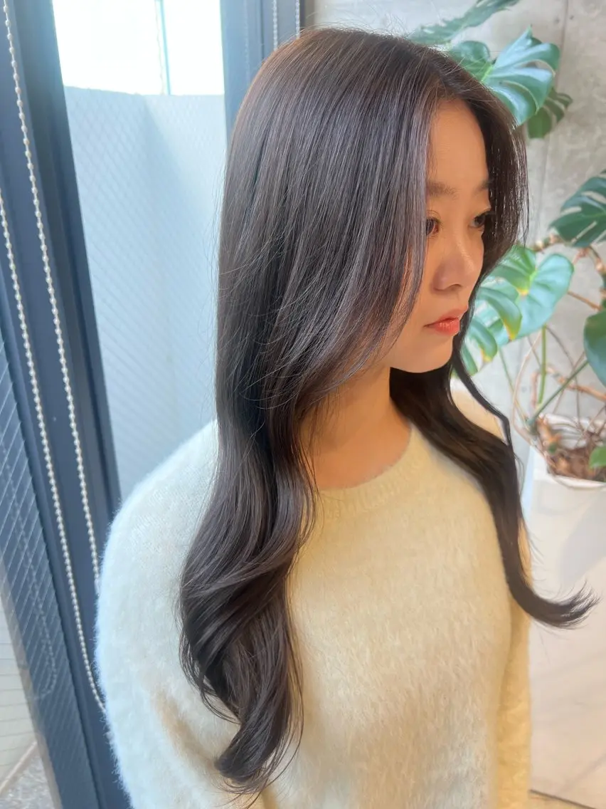 ロング うるツヤ透明感カラー 𝐀𝐲𝐚𝐦𝐢のヘアスタイル