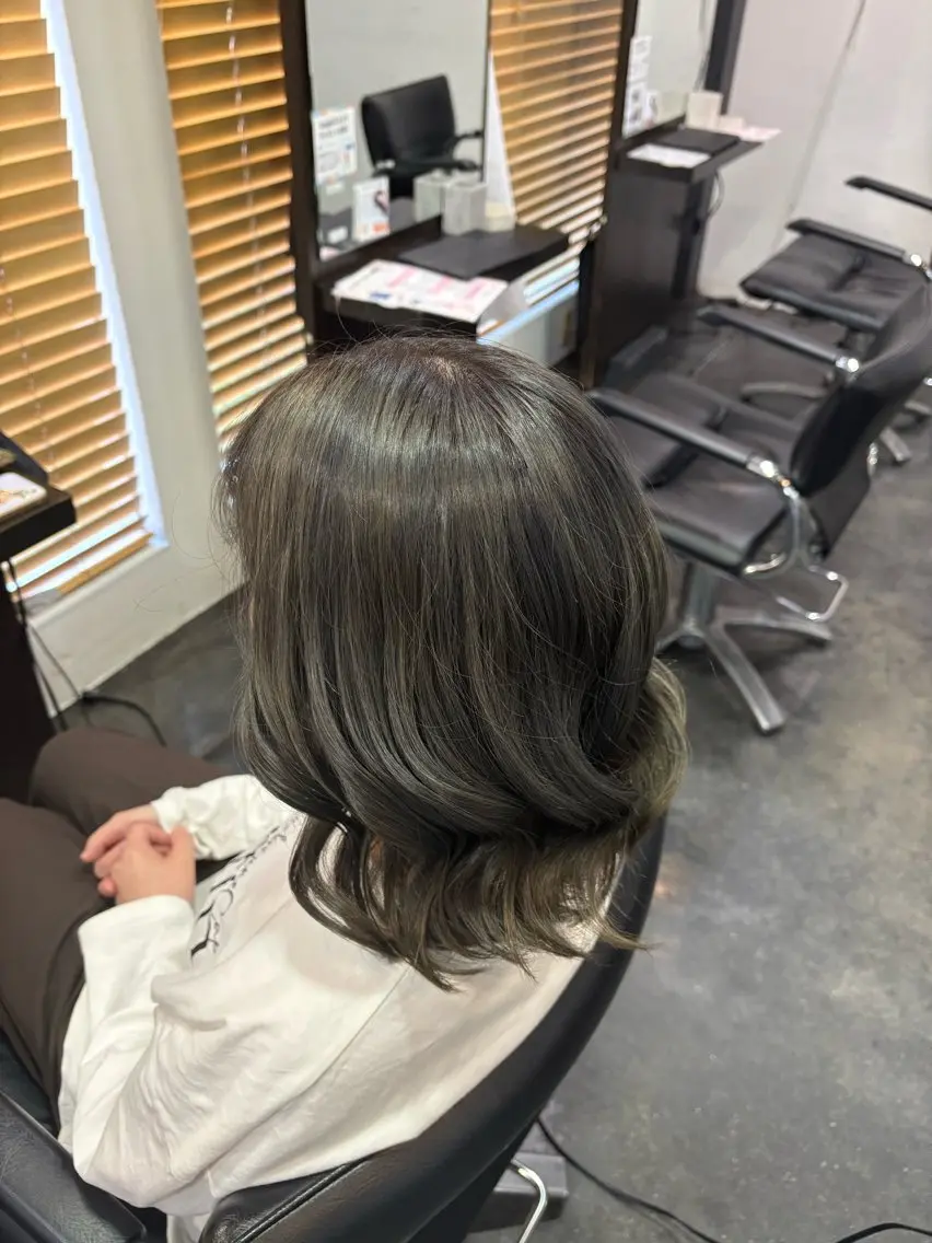 ミディアム カラー 奥山 和奏のヘアスタイル