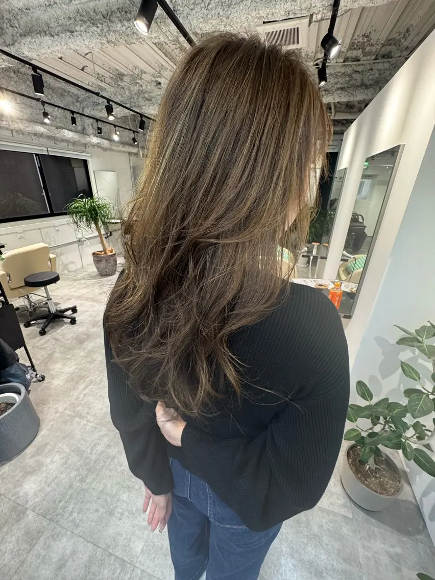 ロング カラー ハイライトカラー ハイライト レイヤーカット 夜23時まで予約🉑 reverieあきらのヘアスタイル