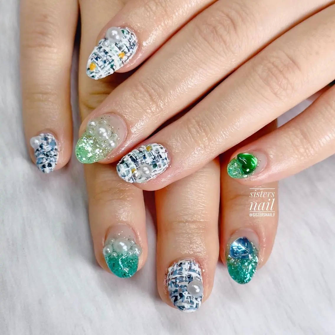 ネイル アートネイル ブルー グリーン キラキラネイル ツイードネイル sisters nail.fのネイルデザイン