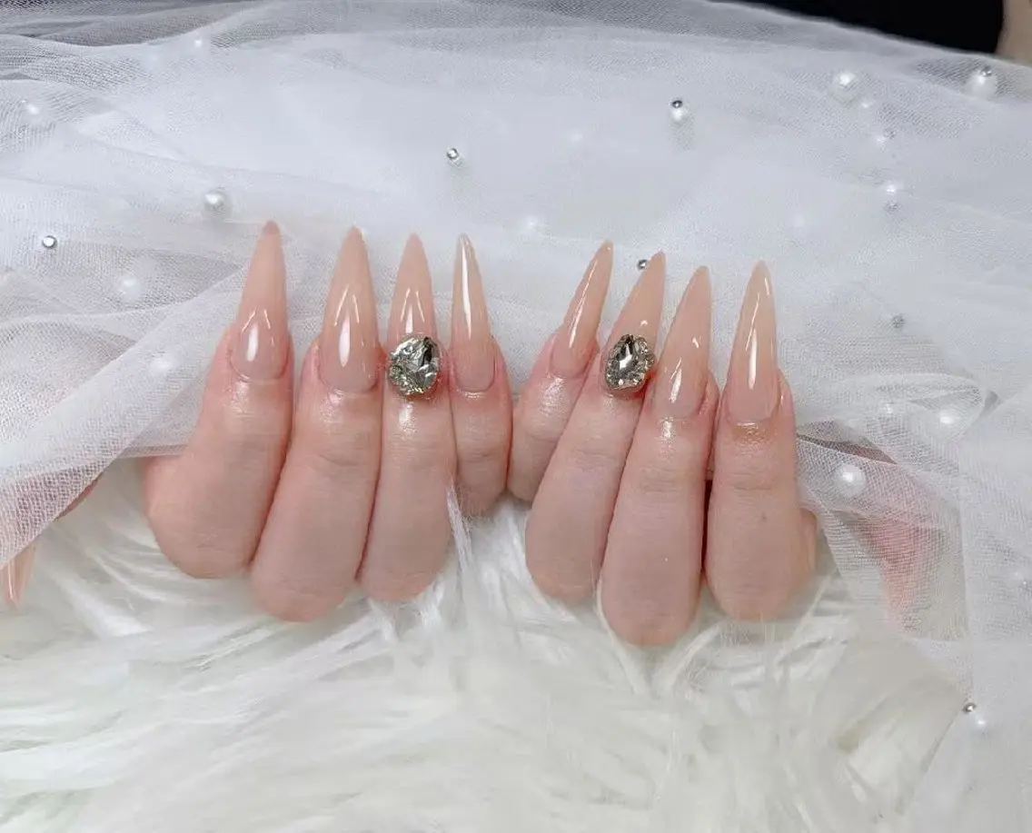 ネイル ENsalon AKIRAのネイルデザイン