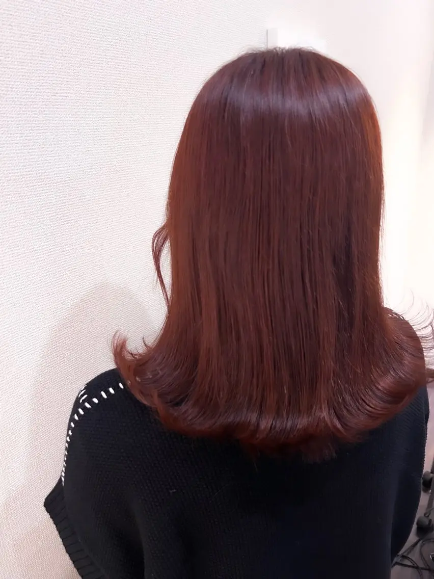 ミディアム 岡野 香那のヘアスタイル