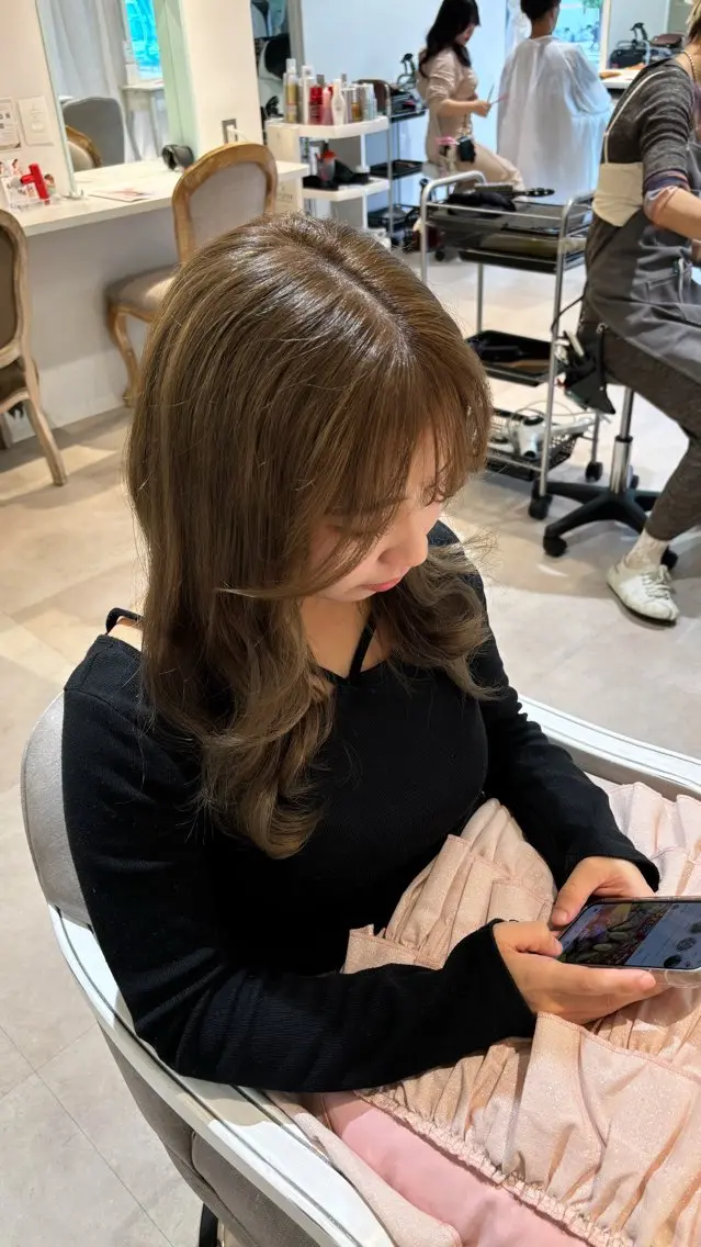 ロング カラー ベージュカラー ブリーチ 透明感カラー CreBiA🎀 ayaのマツエク・マツパデザイン