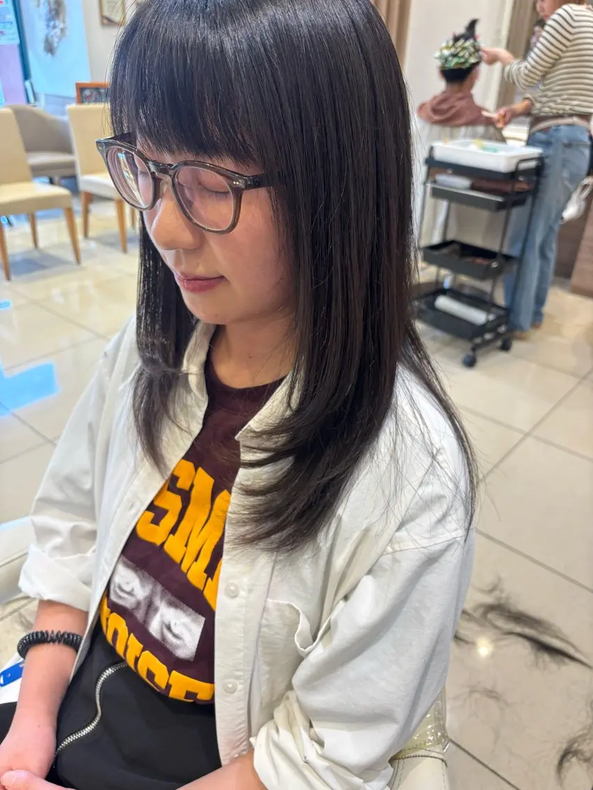 ロング 顔まわりレイヤー 顔周りカット ハイレイヤー レイヤーカット カット まとまる艶髪艶カラー 🤍内田さわか🎀のヘアスタイル