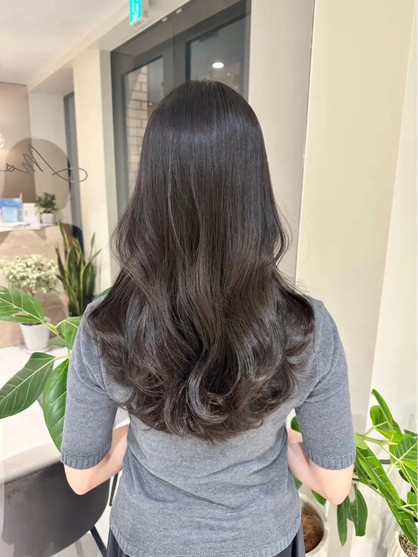 ロング カラー 似合わせカット 小顔カット 縮毛矯正 カット ヘアカラー 1日1名様限定 予約可能のヘアスタイル