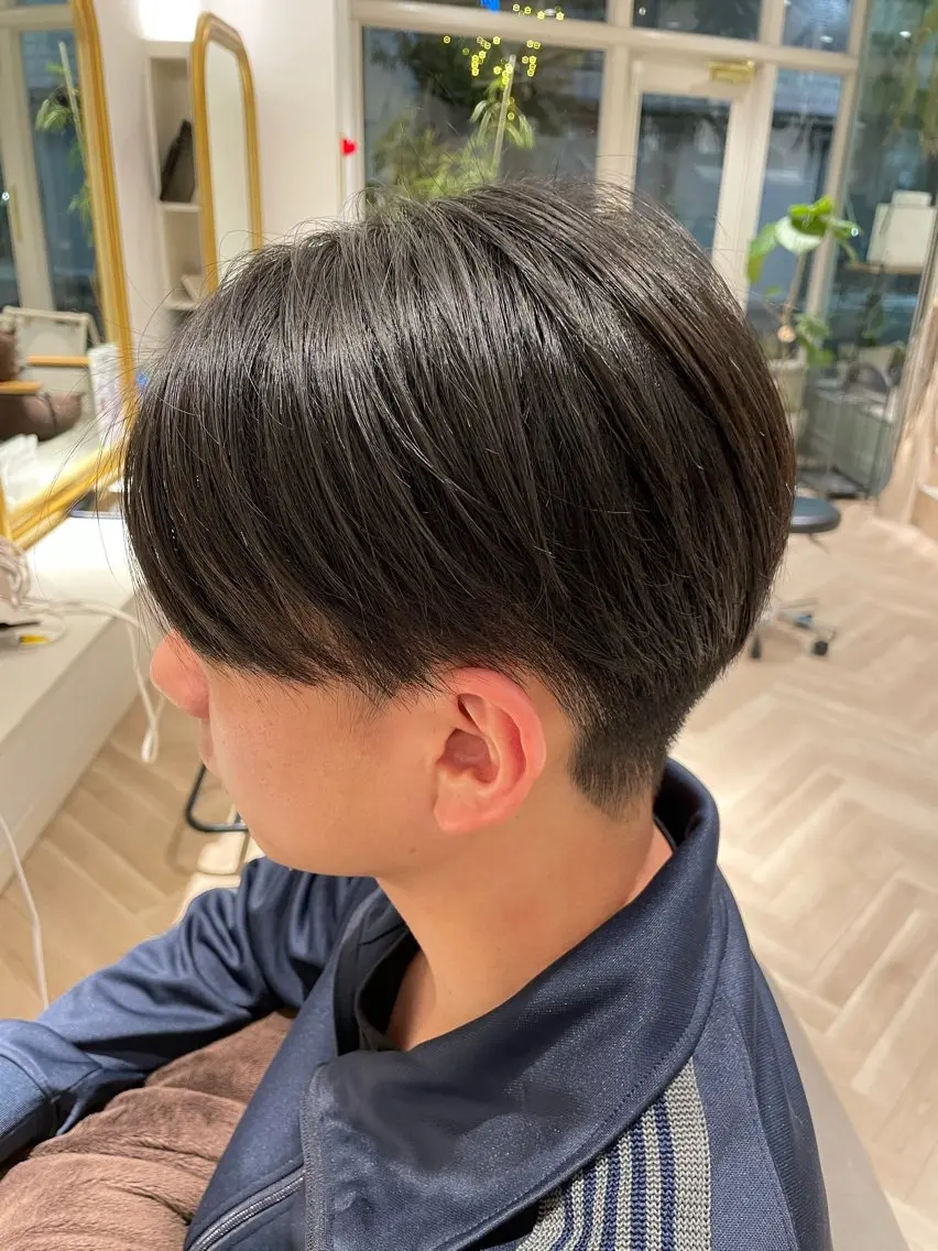 メンズ センターパート カット 廣﨑 恭介のヘアスタイル