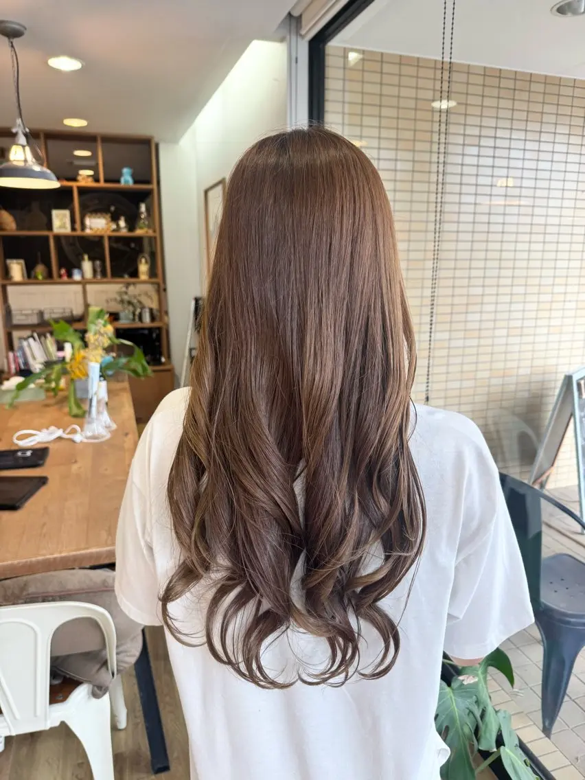 ロング カラー ヘアカラー トリートメント ツキダテ ユイのヘアスタイル