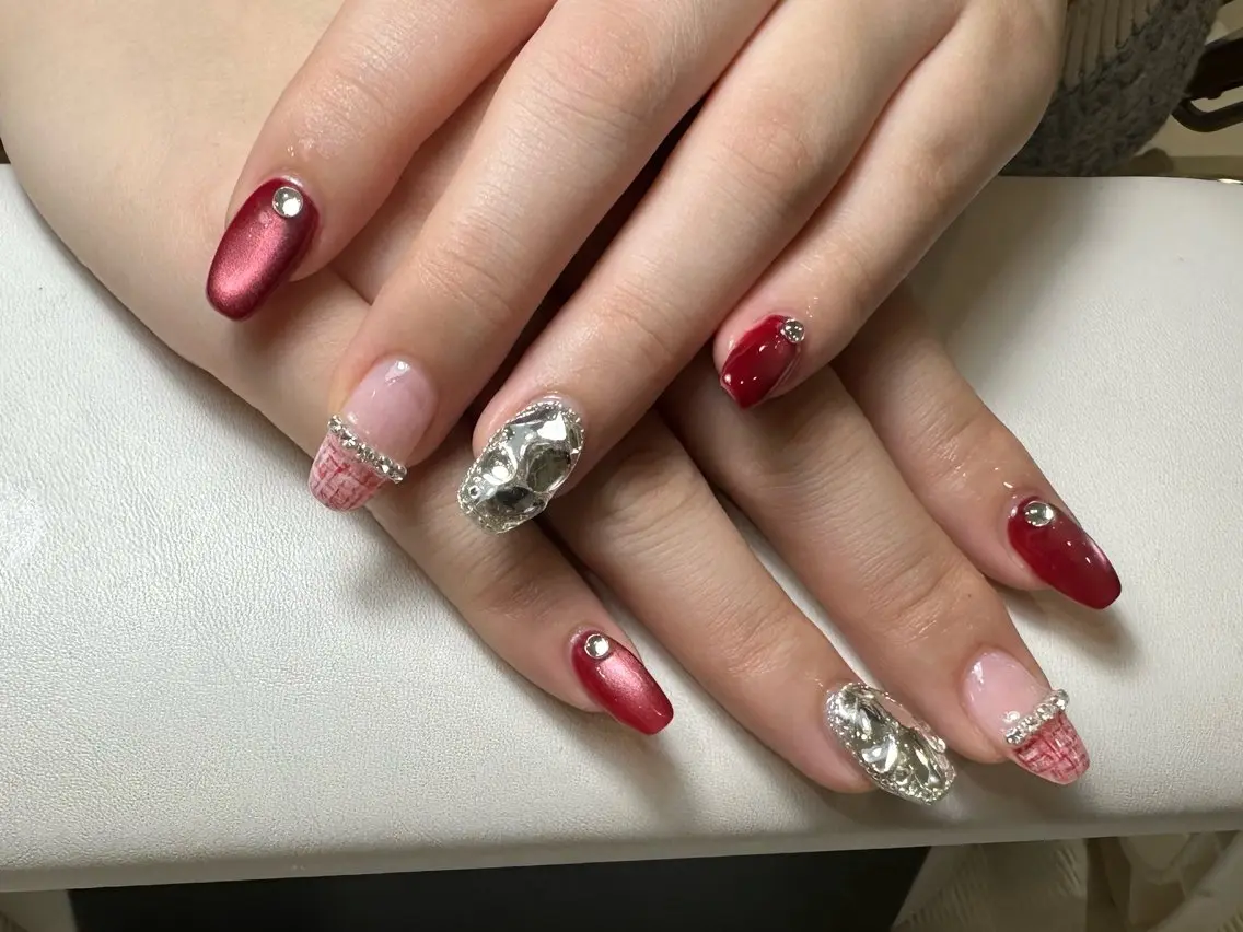ネイル アートネイル ボルドー マグネットネイル ストーンネイル ツイードネイル ハンドネイル ハンドケア LYYM Salon Miraのネイルデザイン