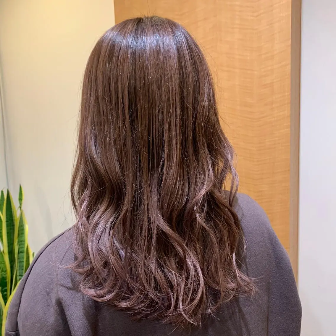 セミロング カラー 宍倉 輝信のヘアスタイル
