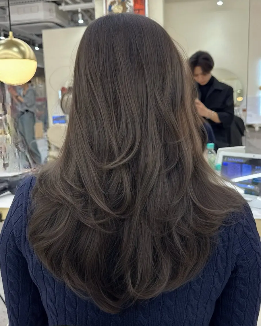 セミロング カラー ヘアアレンジ オリーブカラー レイヤーカット 髪質改善特化 🫧松野力也のヘアスタイル