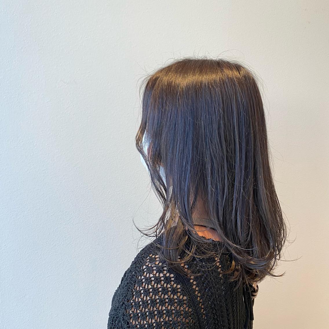 ミディアム カラー 黒髪 ブルーカラー ブルーブラック ハイライトカラー ハイライト Rubik's 梅田茶屋町/叶莉のヘアスタイル
