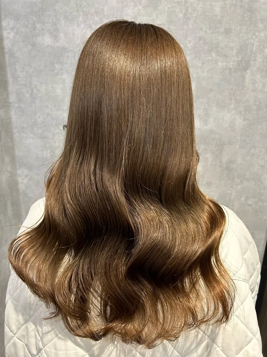 ミディアム カラー カット ヘアカラー トリートメント 小顔垢抜けレイヤー/ ハイトーン/YUTOのヘアスタイル
