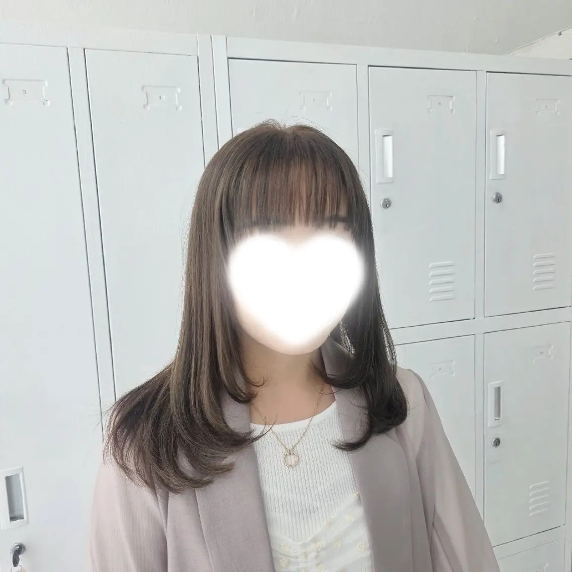 セミロング レイヤーカット toiro ちだしえりのヘアスタイル